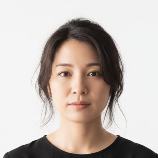 後：白い背景のプロフェッショナルな書類用写真